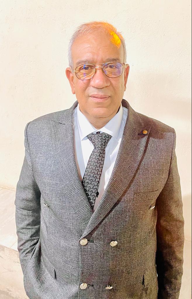 ايمن عثمان 
